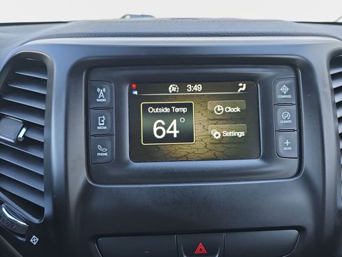 Used 2017 Jeep Cherokee Latitude image 23