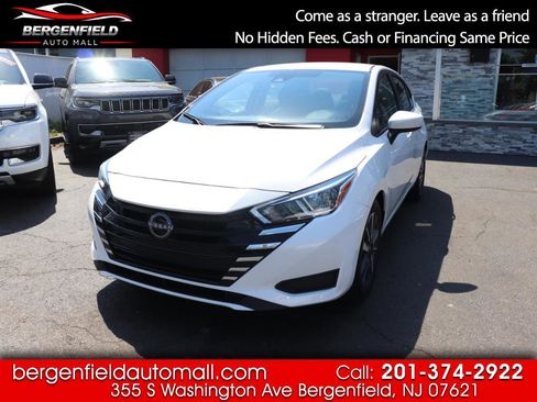 Used 2024 Nissan Versa SV FWD image 1