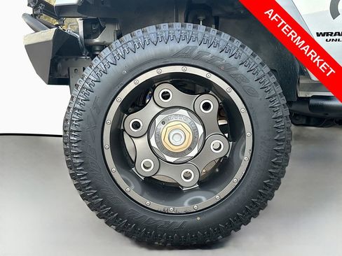 Used 2015 Jeep Wrangler Unlimited Sport AWD/4WD image 28