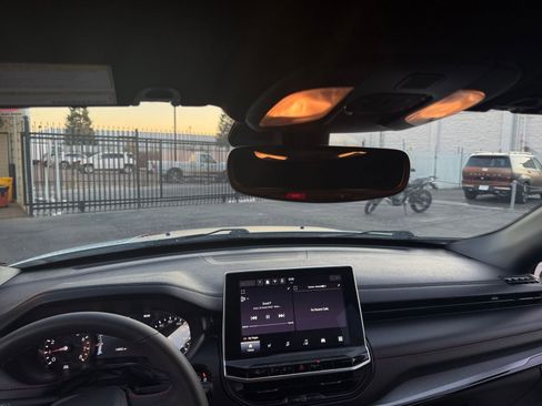 Used 2025 Jeep Compass Trailhawk image 36