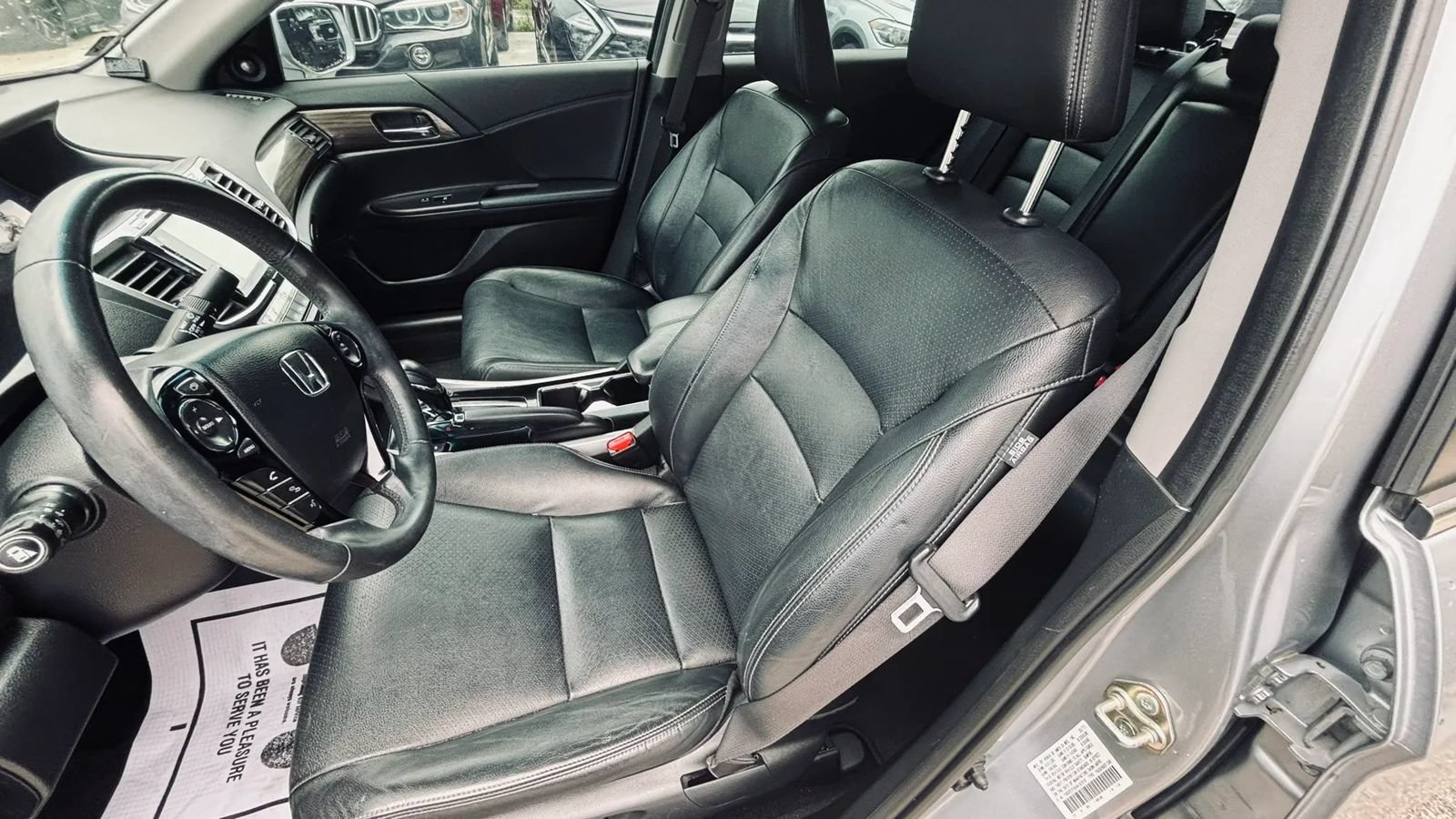 Used 2017 Honda Accord EX-L image 9