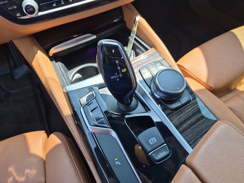 Used 2018 BMW 540i RWD image 30