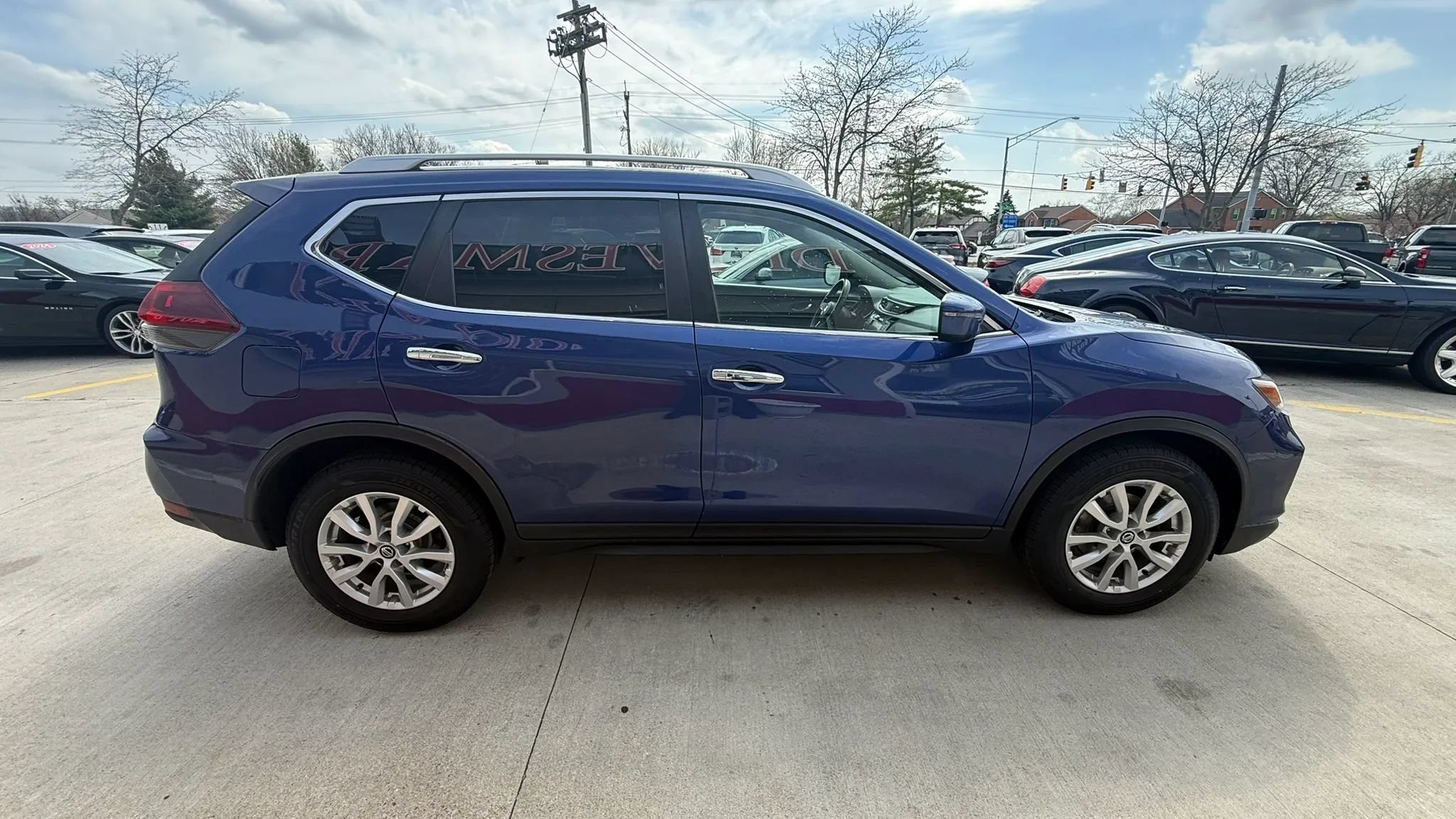 Used 2018 Nissan Rogue SV FWD image 8