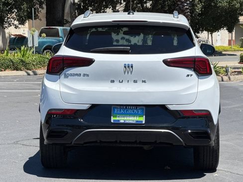 Used 2024 Buick Encore GX Sport Touring AWD/4WD image 4