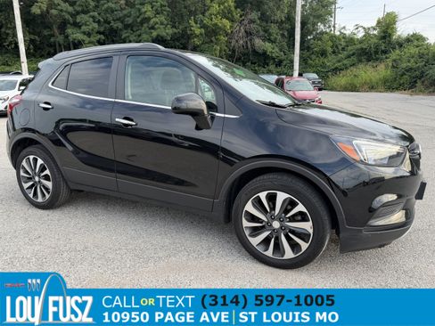 Used 2021 Buick Encore Preferred FWD image 1