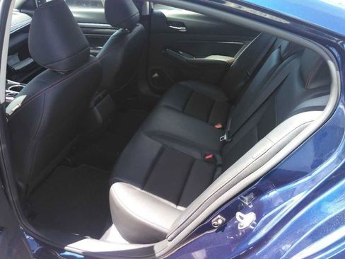 Used 2023 Nissan Altima 2.5 SR FWD image 2