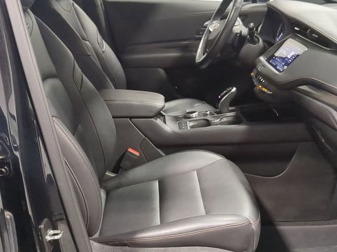Used 2023 Cadillac XT4 Sport w/ LPO, Onyx Lite Package image 35