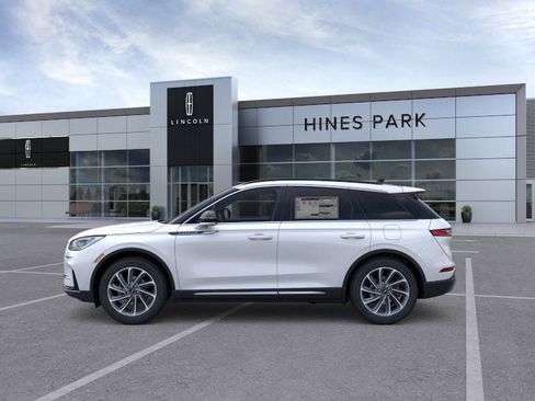 New 2026 Lincoln Corsair Premiere image 3