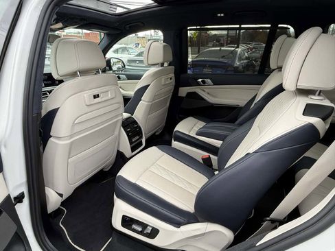 Used 2021 BMW X7 M50i image 5