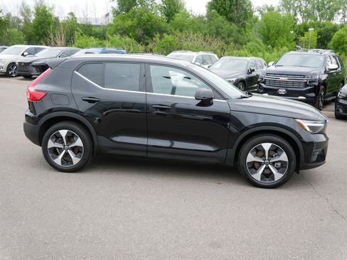Certified 2023 Volvo XC40 B5 Ultimate w/ Protection Package Premier AWD/4WD image 8