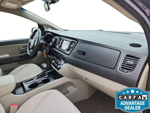 Used 2020 Kia Sedona LX image 23