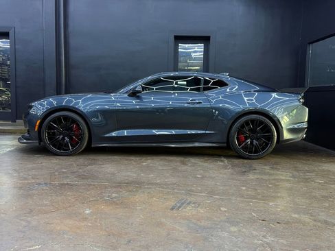 Used 2020 Chevrolet Camaro SS RWD image 3
