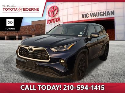 Used 2023 Toyota Highlander LE