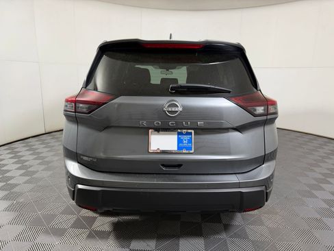 Used 2025 Nissan Rogue SV image 8
