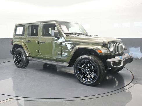 Used 2024 Jeep Wrangler Unlimited Sahara image 8