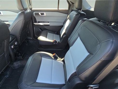 Used 2022 Ford Explorer XLT w/ Equipment Group 202A image 25