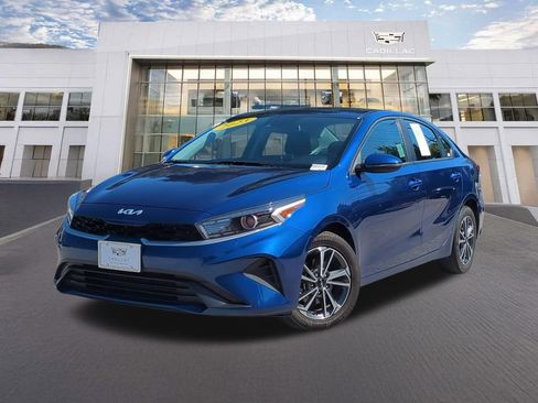 Used 2023 Kia Forte LXS w/ LXS Technology Package FWD image 1