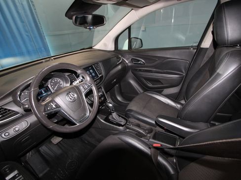 Used 2018 Buick Encore Preferred FWD image 2