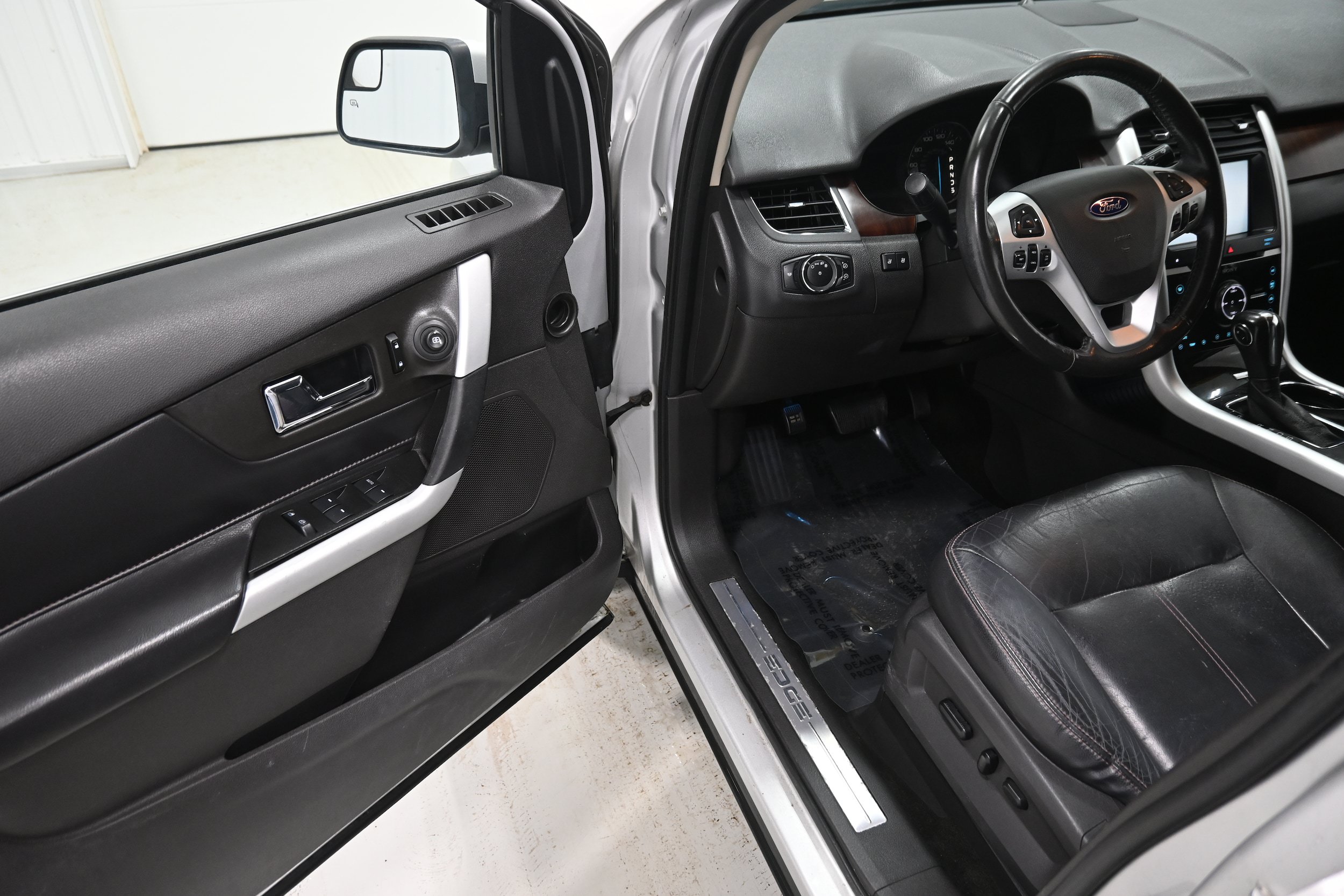 Used 2013 Ford Edge Limited FWD image 4