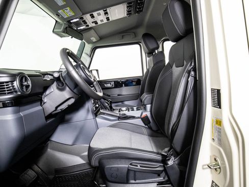 Used 2024 INEOS Grenadier Fieldmaster Edition image 9