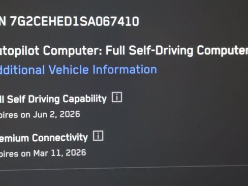 Used 2025 Tesla Cybertruck AWD Crew Cab image 24