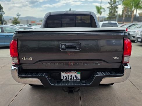 Used 2021 Toyota Tacoma SR5 AWD/4WD image 11