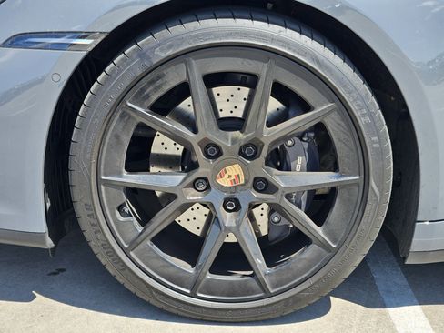 Certified 2025 Porsche 911 Carrera image 14