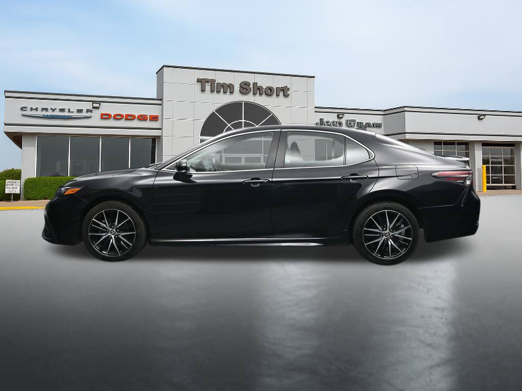 Used 2024 Toyota Camry SE FWD image 2