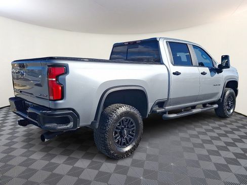 Used 2025 Chevrolet Silverado 2500 ZR2 w/ Technology Package image 6