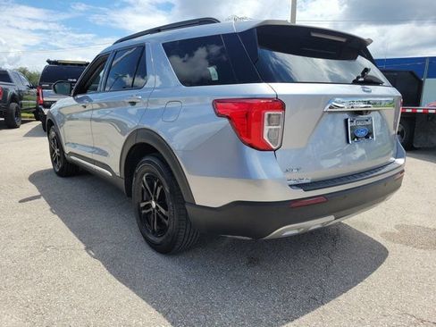 Certified 2023 Ford Explorer XLT w/ Equipment Group 202A RWD image 4