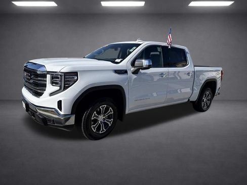 Used 2025 GMC Sierra 1500 SLT RWD image 3