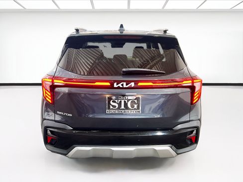 Used 2024 Kia Seltos EX FWD image 5