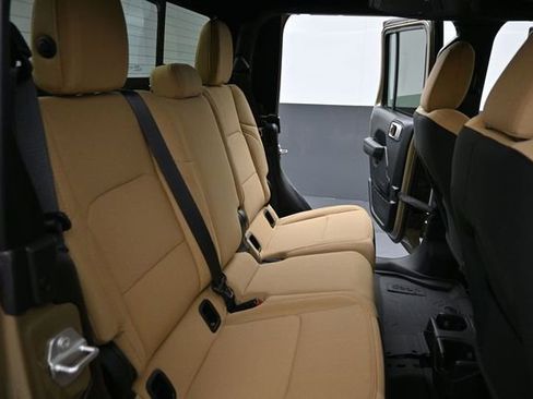 New 2026 Jeep Gladiator Willys AWD/4WD image 22