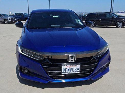 Used 2022 Honda Accord Sport image 3