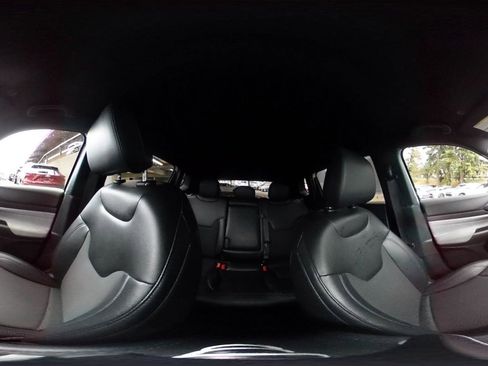 Used 2025 Jeep Compass Latitude image 42