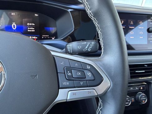 Used 2024 Volkswagen Taos SE w/ Panoramic Sunroof Package image 31