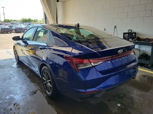 Used 2021 Hyundai Elantra SEL w/ Convenience Package FWD image 8