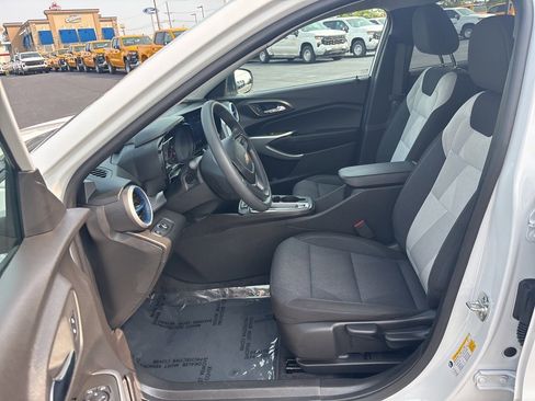 Used 2025 Chevrolet Trax LS image 13