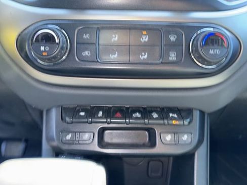 Used 2019 Chevrolet Colorado Z71 RWD image 25