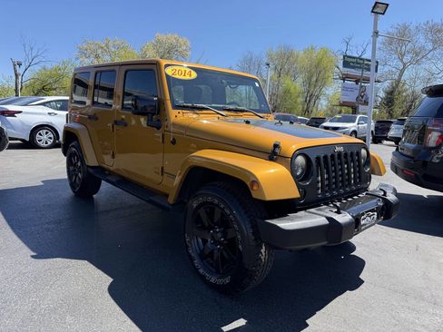 Used 2014 Jeep Wrangler Unlimited Sahara image 4