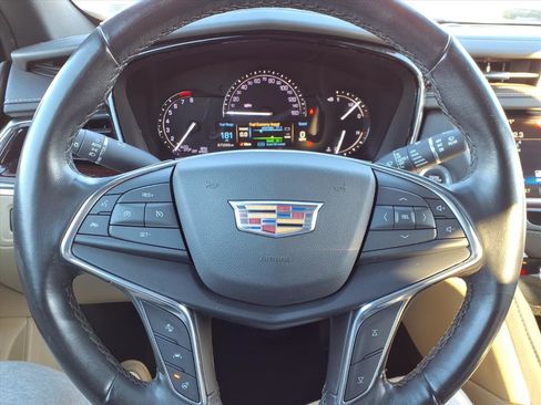 Used 2019 Cadillac XT5 Luxury image 16