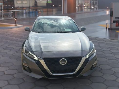 Used 2019 Nissan Altima 2.5 SV FWD image 17