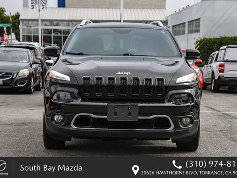 Used 2017 Jeep Cherokee Limited FWD image 2