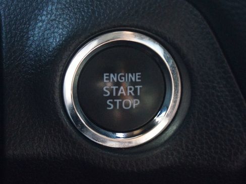 Used 2025 Toyota RAV4 XLE AWD/4WD image 8