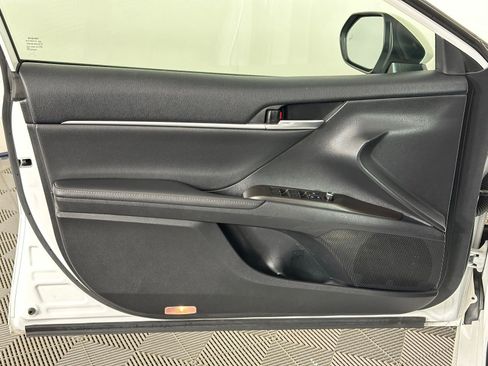 Used 2022 Toyota Camry XLE w/ Cold Weather Package FWD image 34