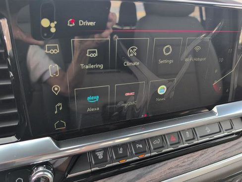 New 2025 GMC Sierra 2500 SLT w/ SLT Convenience Package image 31