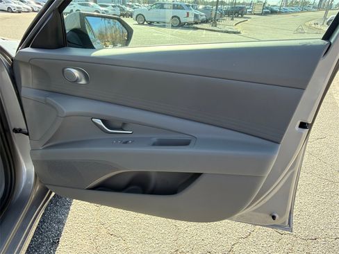 New 2026 Hyundai Elantra SE image 14