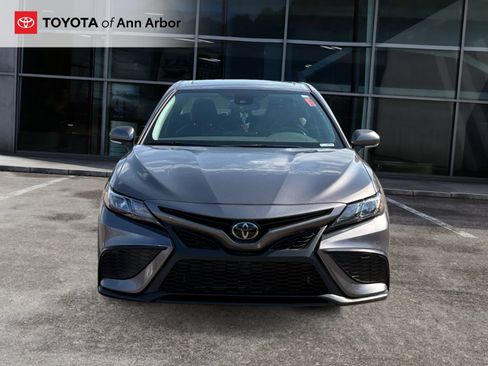 Used 2024 Toyota Camry SE w/ Cold Weather Package FWD image 6