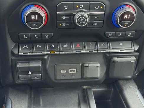 Used 2019 Chevrolet Silverado 1500 High Country w/ Technology Package image 14