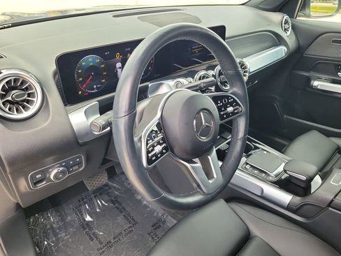 Used 2023 Mercedes-Benz GLB 250 4MATIC image 19